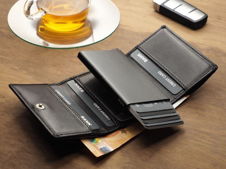 PORTEFEUILLE ANTI-RFID POUR LES HOMMES ELEGANTS